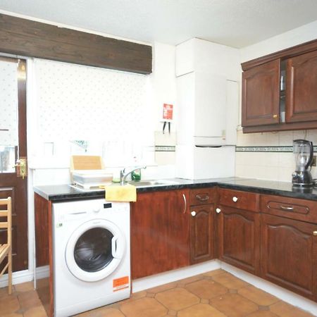 Four Bedroom Townhouse 12 Minutes Walk To Excel Exhibition Centre 런던 외부 사진