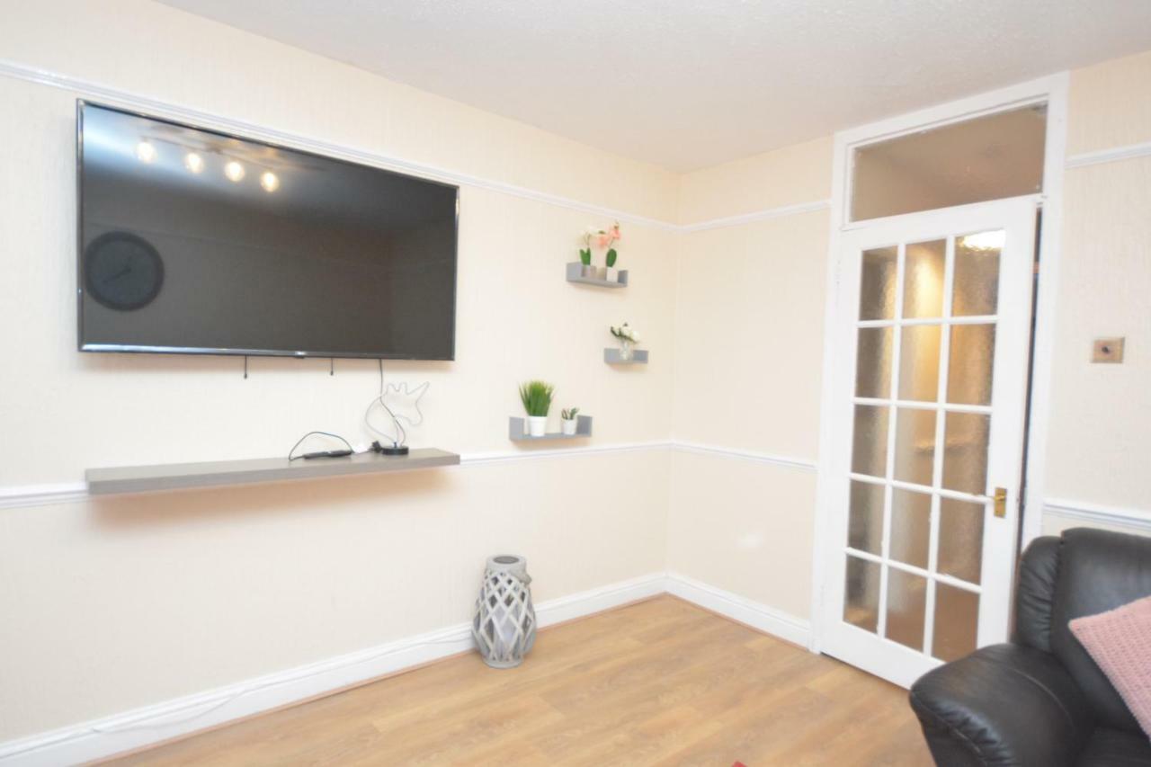 Four Bedroom Townhouse 12 Minutes Walk To Excel Exhibition Centre 런던 외부 사진