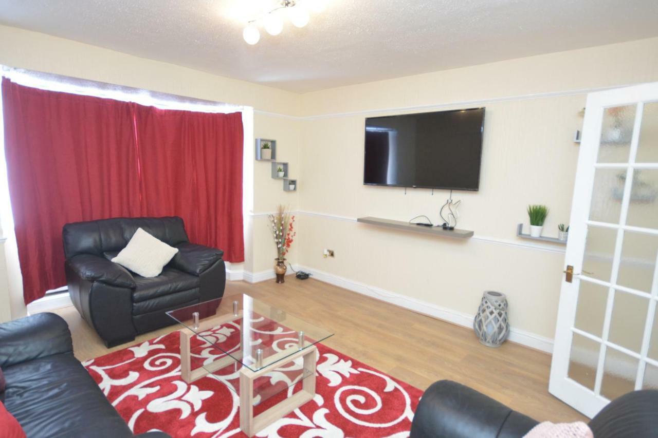 Four Bedroom Townhouse 12 Minutes Walk To Excel Exhibition Centre 런던 외부 사진