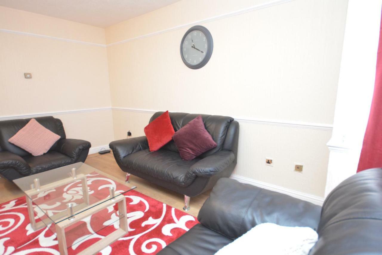 Four Bedroom Townhouse 12 Minutes Walk To Excel Exhibition Centre 런던 외부 사진