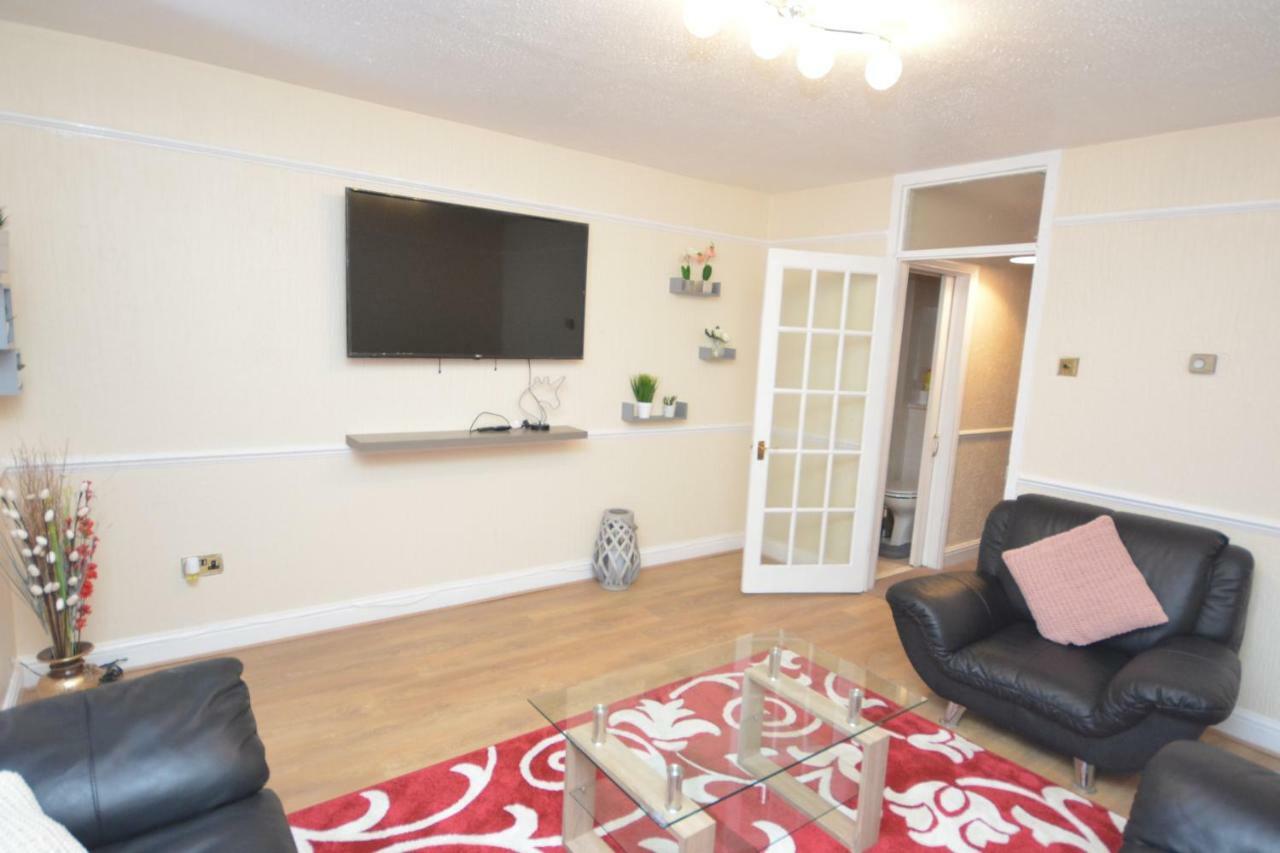 Four Bedroom Townhouse 12 Minutes Walk To Excel Exhibition Centre 런던 외부 사진