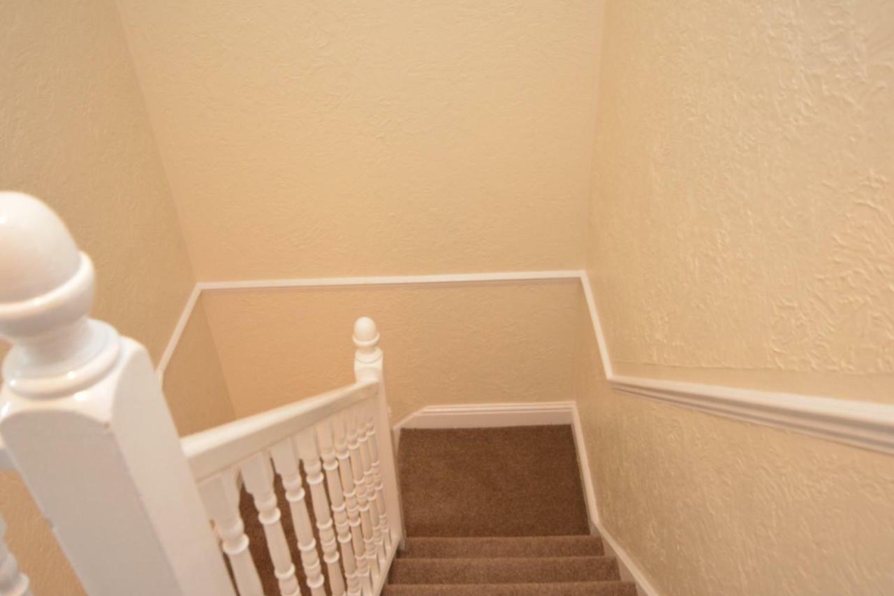 Four Bedroom Townhouse 12 Minutes Walk To Excel Exhibition Centre 런던 외부 사진