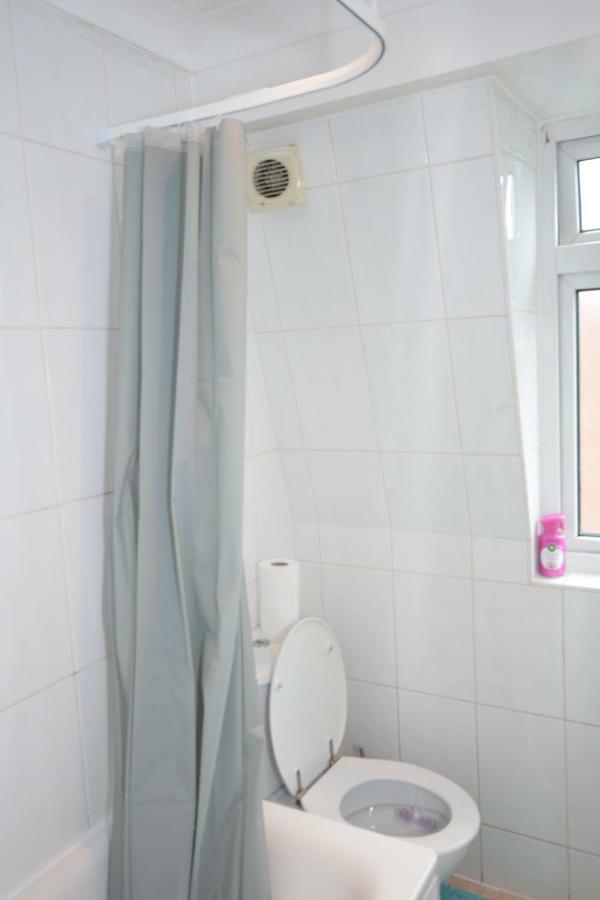 Four Bedroom Townhouse 12 Minutes Walk To Excel Exhibition Centre 런던 외부 사진