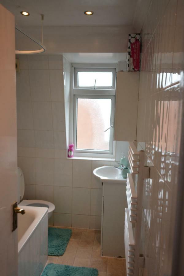 Four Bedroom Townhouse 12 Minutes Walk To Excel Exhibition Centre 런던 외부 사진