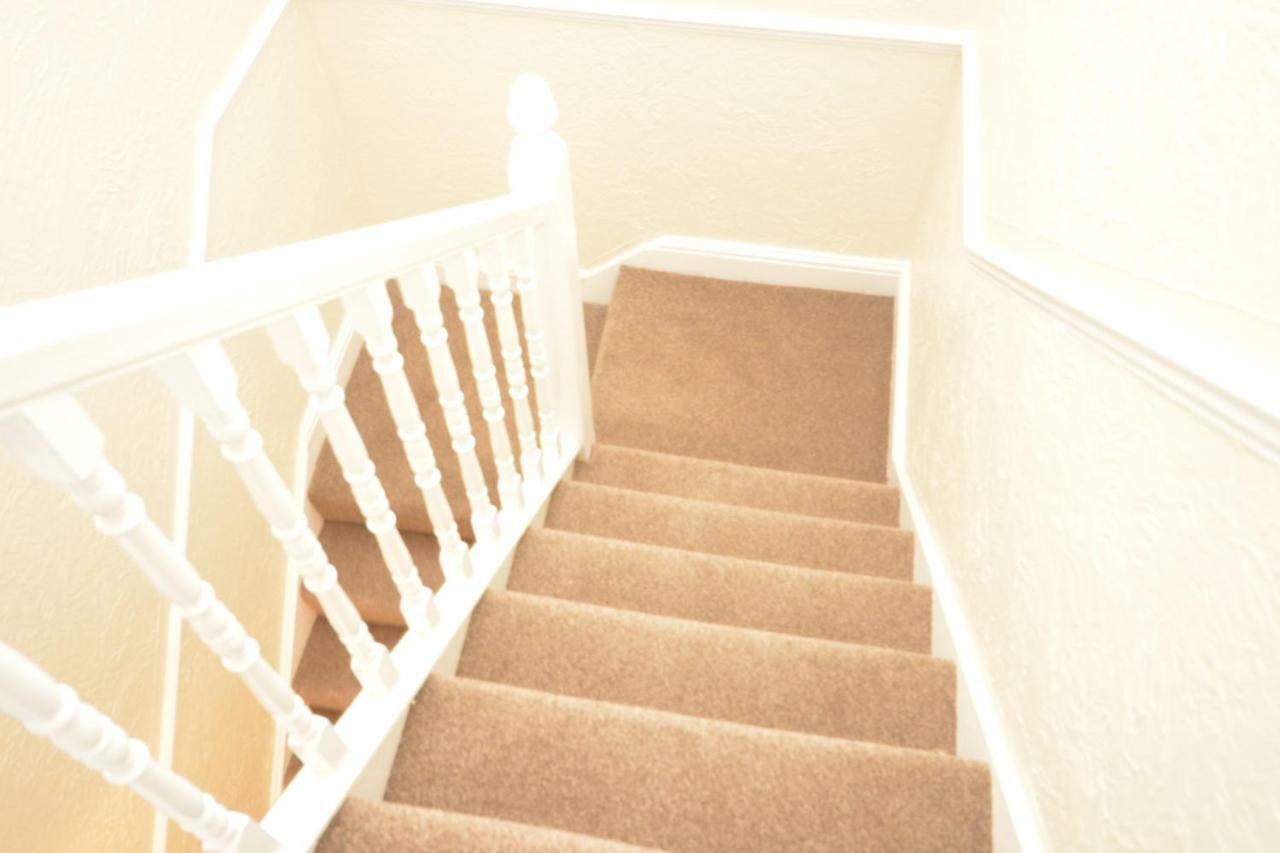 Four Bedroom Townhouse 12 Minutes Walk To Excel Exhibition Centre 런던 외부 사진